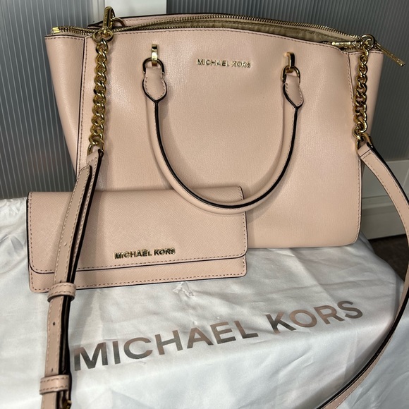 Michael Kors Purse & Matching Wallet - Picture 2 of 12